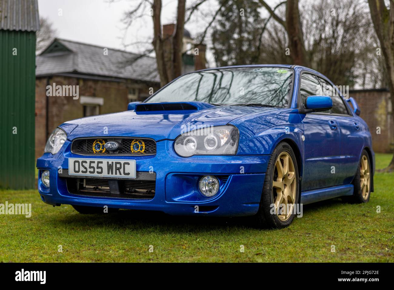 2005 Subaru Impreza WRX Turbo ‘OS55 WRC’ exposé à l’Assemblée Motorsport qui s’est tenue au Bicester Heritage Centre le 26th mars 2023. Banque D'Images