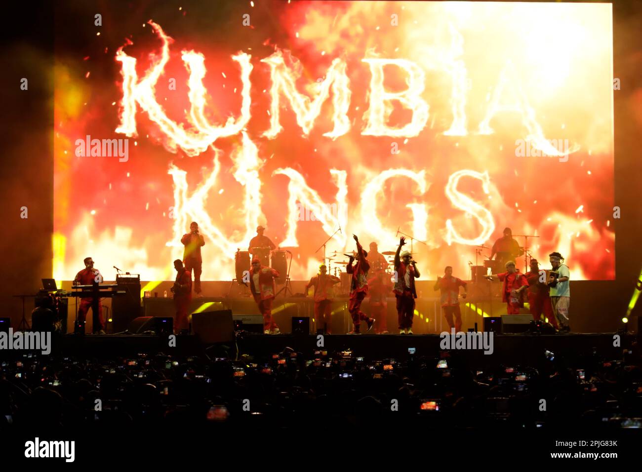 Mexico, Mexique. 02nd avril 2023. 1 avril 2023, Mexico, Mexique: Ricky Rick, chanteur du groupe Kumbia Kings, se produit lors du concert gratuit 'Cumbion' dans le Zocalo à Mexico. Sur 1 avril 2023 à Mexico, Mexique (photo du Groupe Luis Barron/Eyepix). (Photo par Eyepix/NurPhoto) Credit: NurPhoto SRL/Alay Live News Banque D'Images