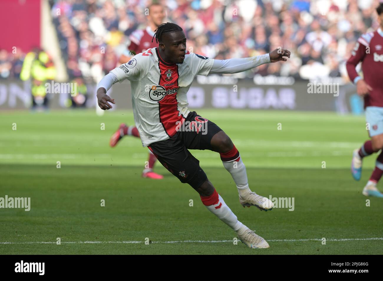 Londres, Royaume-Uni. 2nd avril 2023. Kamaldeen Sulemana du FC Southampton pendant le Ham Ouest contre Southampton. Match de la Premier League au London Stadium Stratford. Crédit : MARTIN DALTON/Alay Live News Banque D'Images