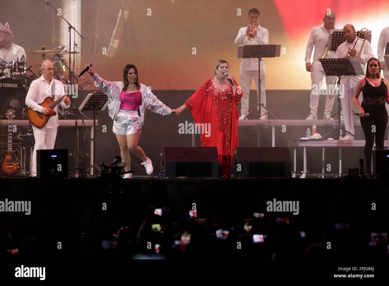 Mexico, Mexique. 02nd avril 2023. 1 avril 2023, Mexico, Mexique: Margarita Maria de Santa Teresita Vargas Gaviria, connue sous le nom de 'Margarita la Diosa de la Cumbia, se produit lors du concert gratuit 'Cumbion' dans le Zocalo à Mexico. Sur 1 avril 2023 à Mexico, Mexique (photo du Groupe Luis Barron/Eyepix). (Photo par Eyepix/NurPhoto) Credit: NurPhoto SRL/Alay Live News Banque D'Images