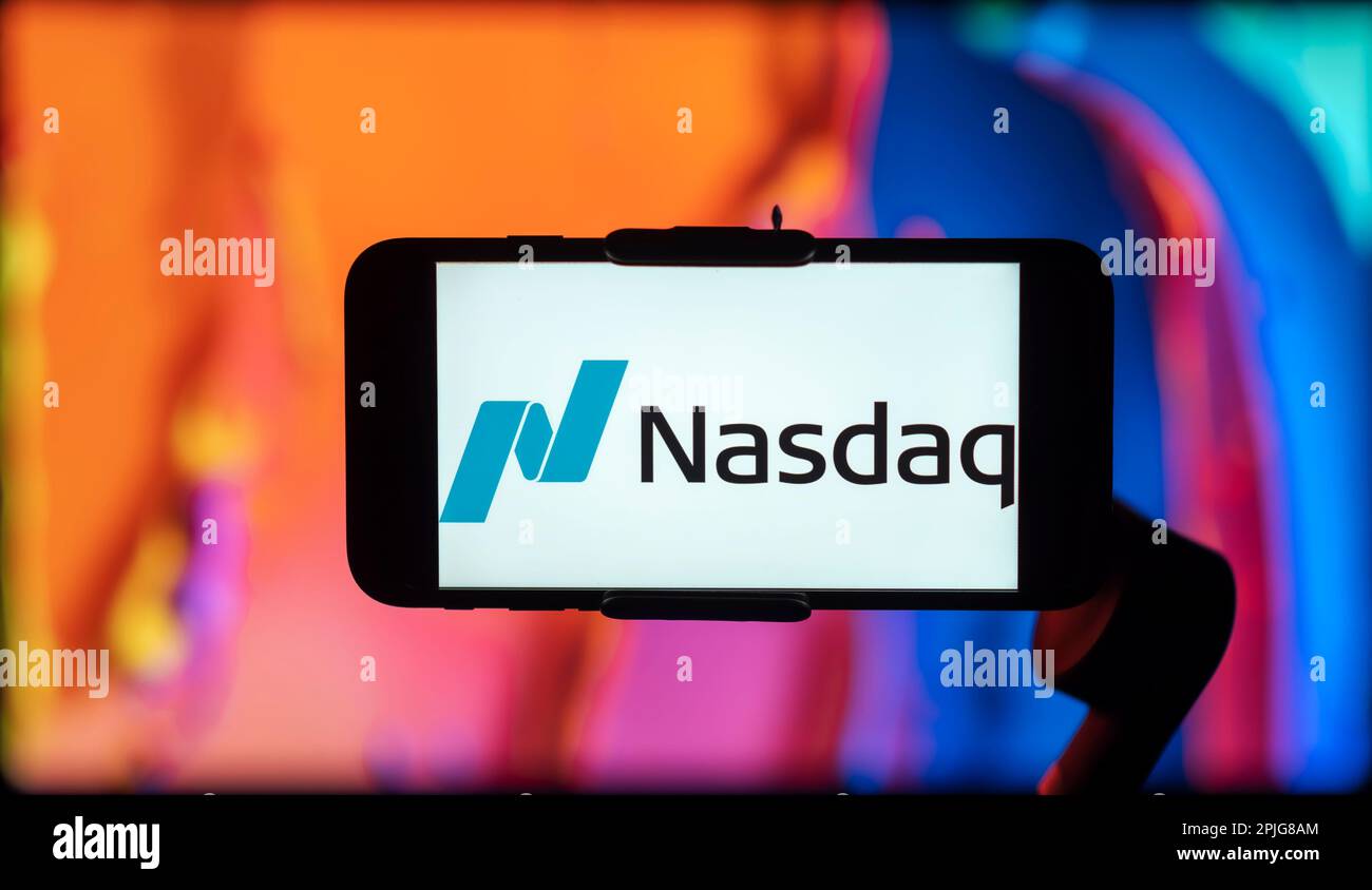 Sur cette photo, le logo Nasdaq apparaît sur l'écran d'un téléphone portable. Banque D'Images