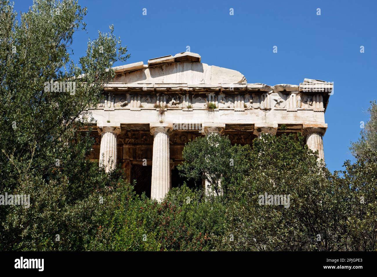 La façade du temple d'Hephaistos dans l'ancienne Agora, Athènes, Grèce Banque D'Images