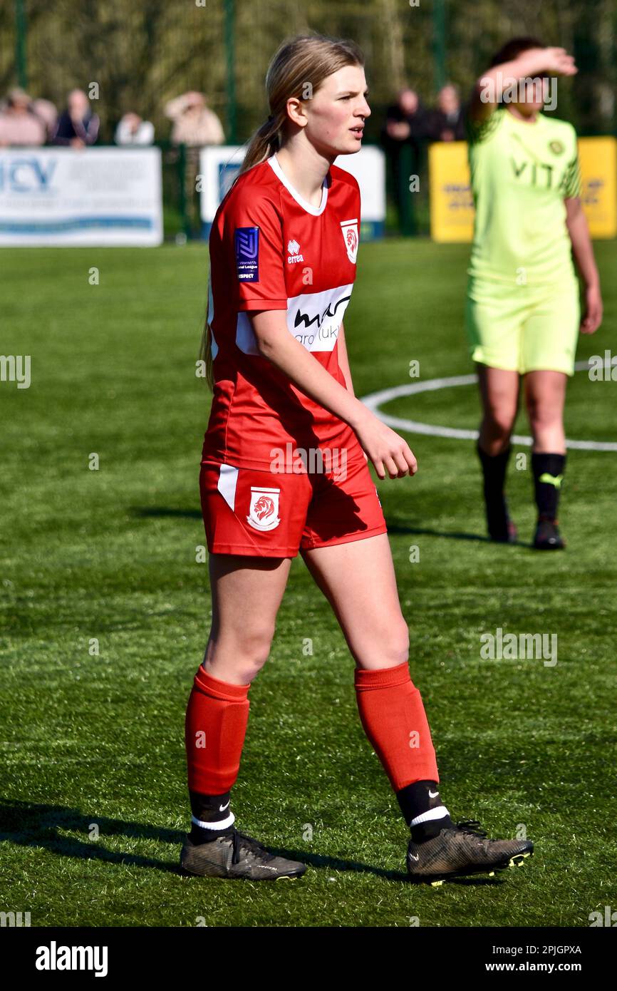 Teesside, Royaume-Uni. 02 avril 2023. Middlesbrough Women FC (en rouge et blanc) a joué Stockport County Ladies FC dans la FA Women’s National League Division One North. Les visiteurs ont gagné 1-6 au Map Group UK Stadium à Stockton-on-Tees, un butté qui a été dur du côté de la maison. Crédit : Teesside Snapper/Alamy Live News Banque D'Images