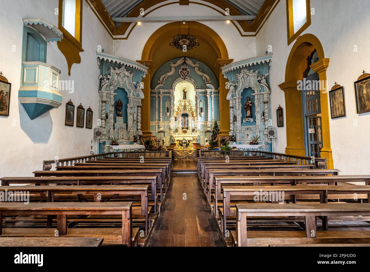 A l'intérieur de Nossa Senhora das Necessidades, église de notre dame des besoins à Santo Antonio de Lisboa, Florianopolis, Santa Catarina au Brésil Banque D'Images