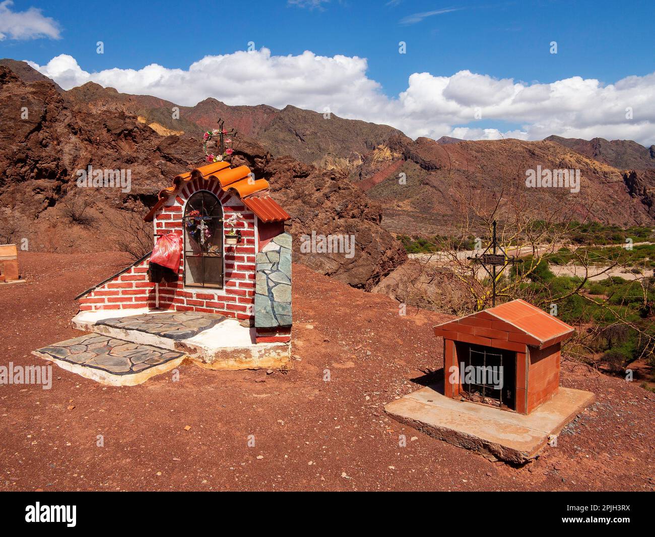 Petit sanctuaire juste sur la route de la Quebrada de Las Conchas sur la Ruta 68, province de Salta, Argentine Banque D'Images