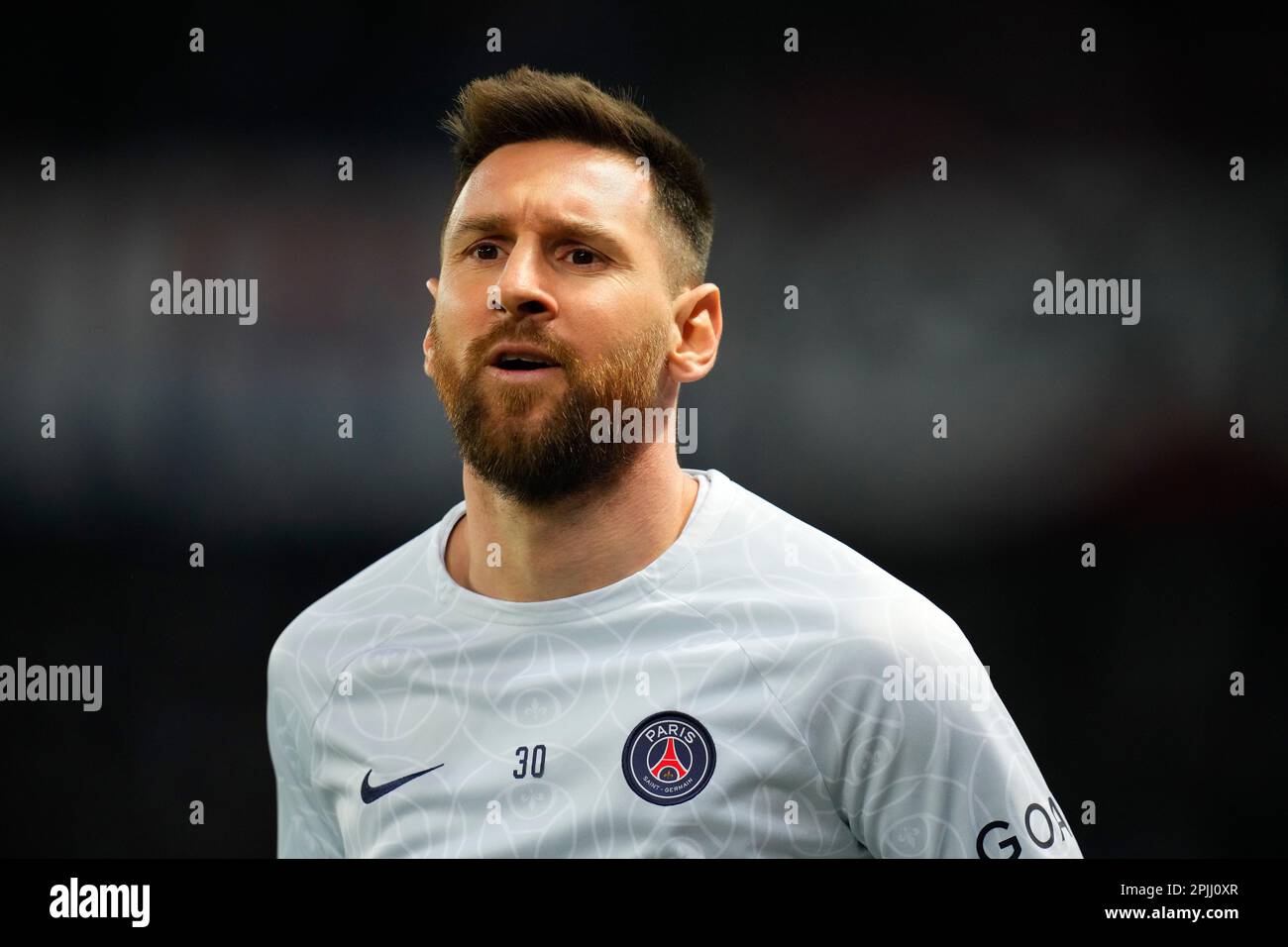 Paris, France. 2nd avril 2023. Lionel Messi de Paris Saint-Germain est vu avant un match de football de la Ligue française 1 entre Paris Saint Germain (PSG) et le Lyonnais olympique (OL) à Paris, France, 2 avril 2023. Credit: Glenn Gervot/Xinhua/Alay Live News Banque D'Images