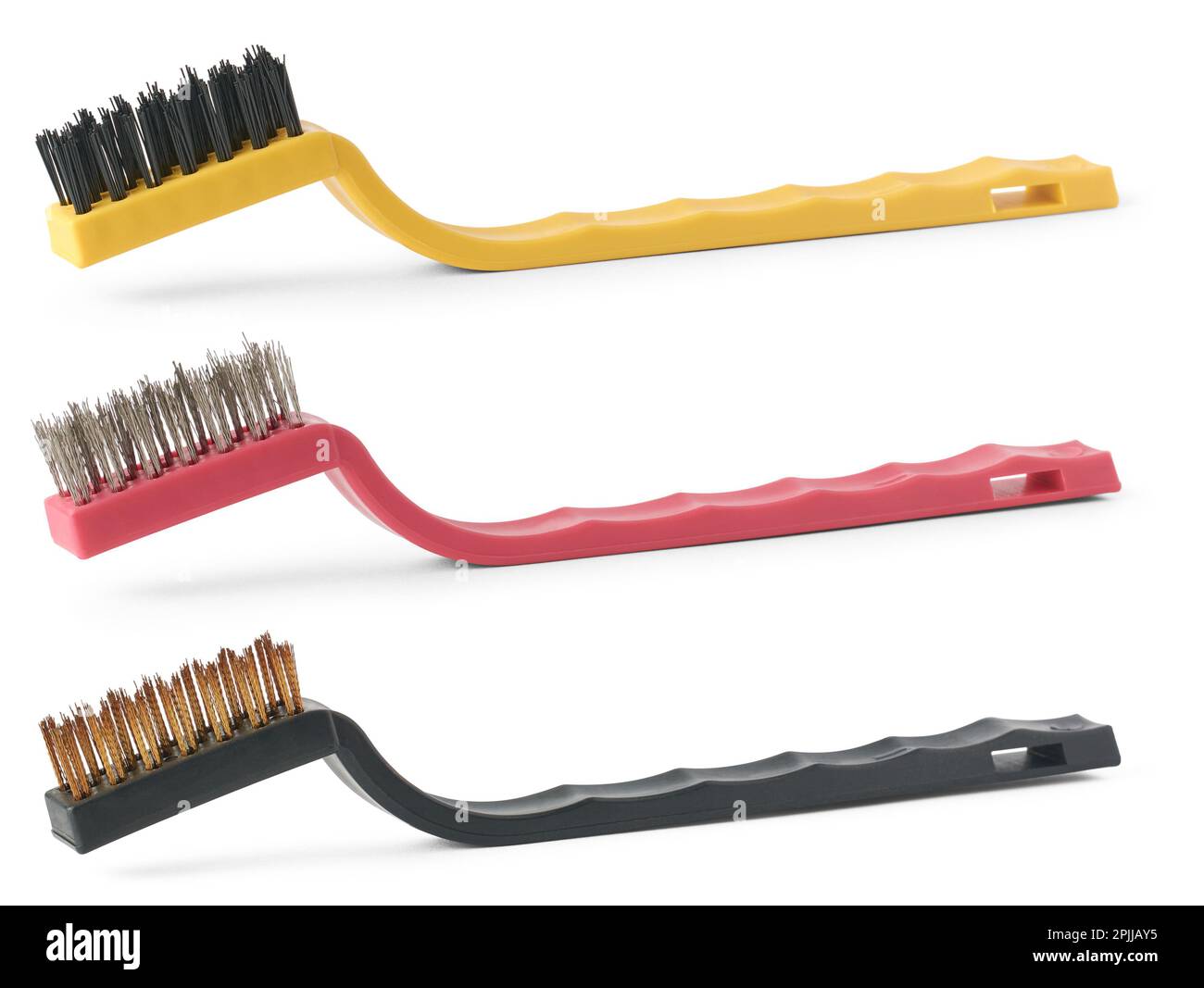 jeu de brosses métalliques, brosse industrielle en cuivre, acier et nylon pour la rouille, nettoyage et polissage mécaniques de voitures, découpe isolée sur blanc Banque D'Images