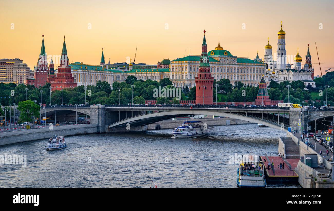 Moscou, Russie - Kremlin par la vue sur le fleuve Banque D'Images Moscou, Russie - Kremlin par la vue sur le fleuve Banque D'Images