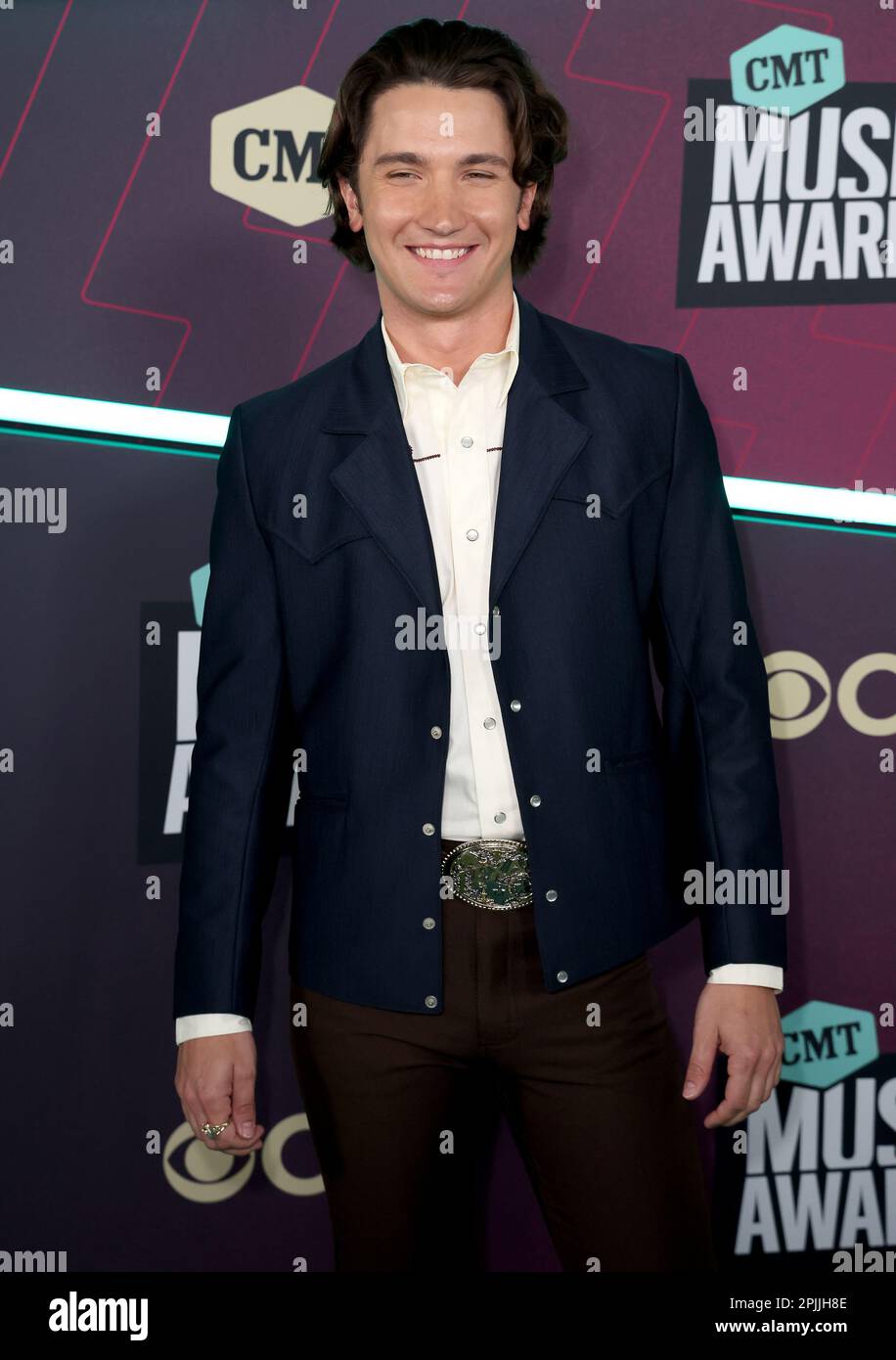 Drake Milligan arrive aux CMT Music Awards 2023 qui se tiennent au