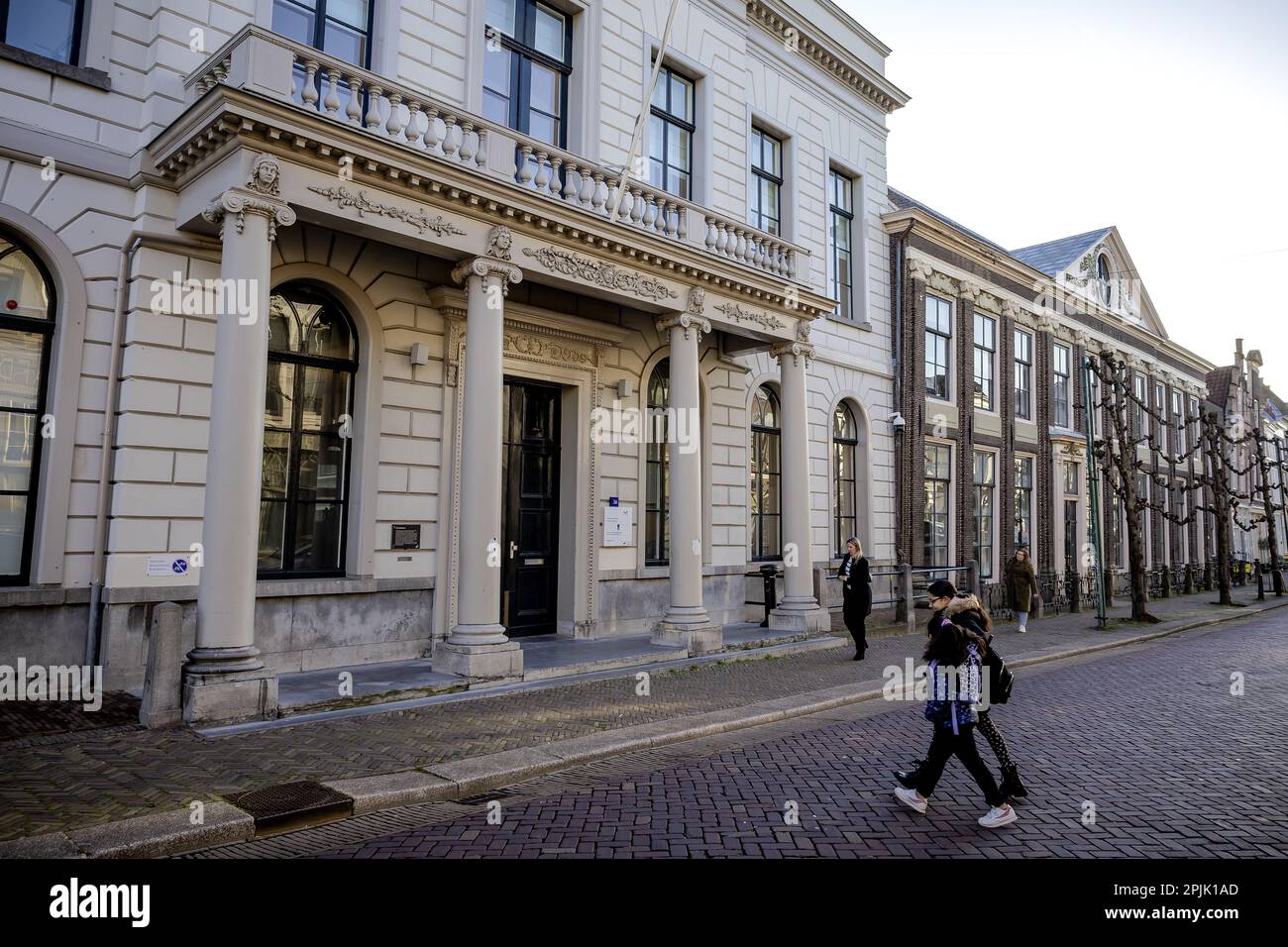 DORDRECHT - extérieur du tribunal de Rotterdam, emplacement Dordrecht où se déroule l'affaire concernant le tir mortel dans une ferme de soins d'Alblasserdam et le meurtre d'un cordonnier à Vlissingen. Le suspect est John S. d'Oud-Alblas. Il aurait tué deux personnes par balle dans la ferme de soins et blessé deux personnes. Il est également soupçonné de tirer sur un cordonnier. ANP ROBIN VAN LONKHUIJSEN pays-bas sortie - belgique sortie Banque D'Images