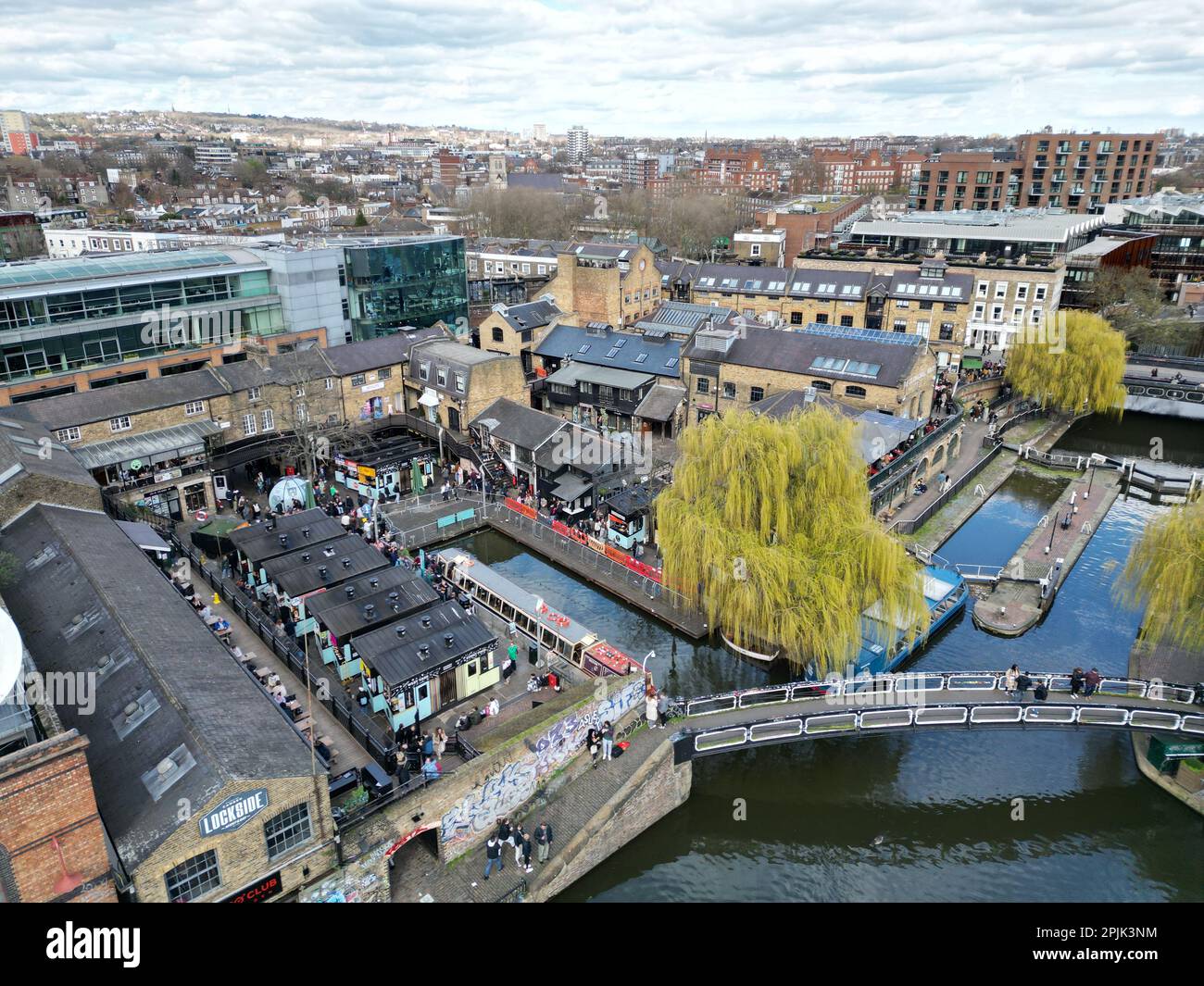 Marché alimentaire Camden Lock Londres Royaume-Uni vue aérienne de drone Banque D'Images