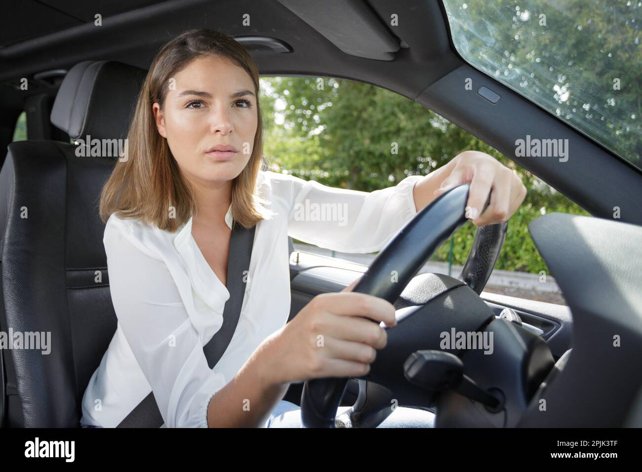 femme en voiture Banque D'Images