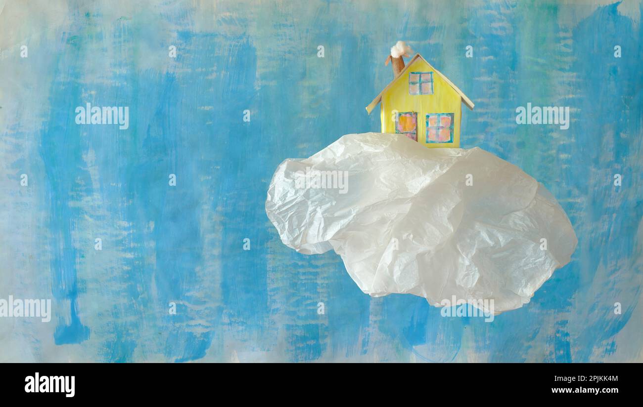 le rêve de la propriété à domicile, de la maison modèle sur un cloud, de l'espace de copie gratuit Banque D'Images