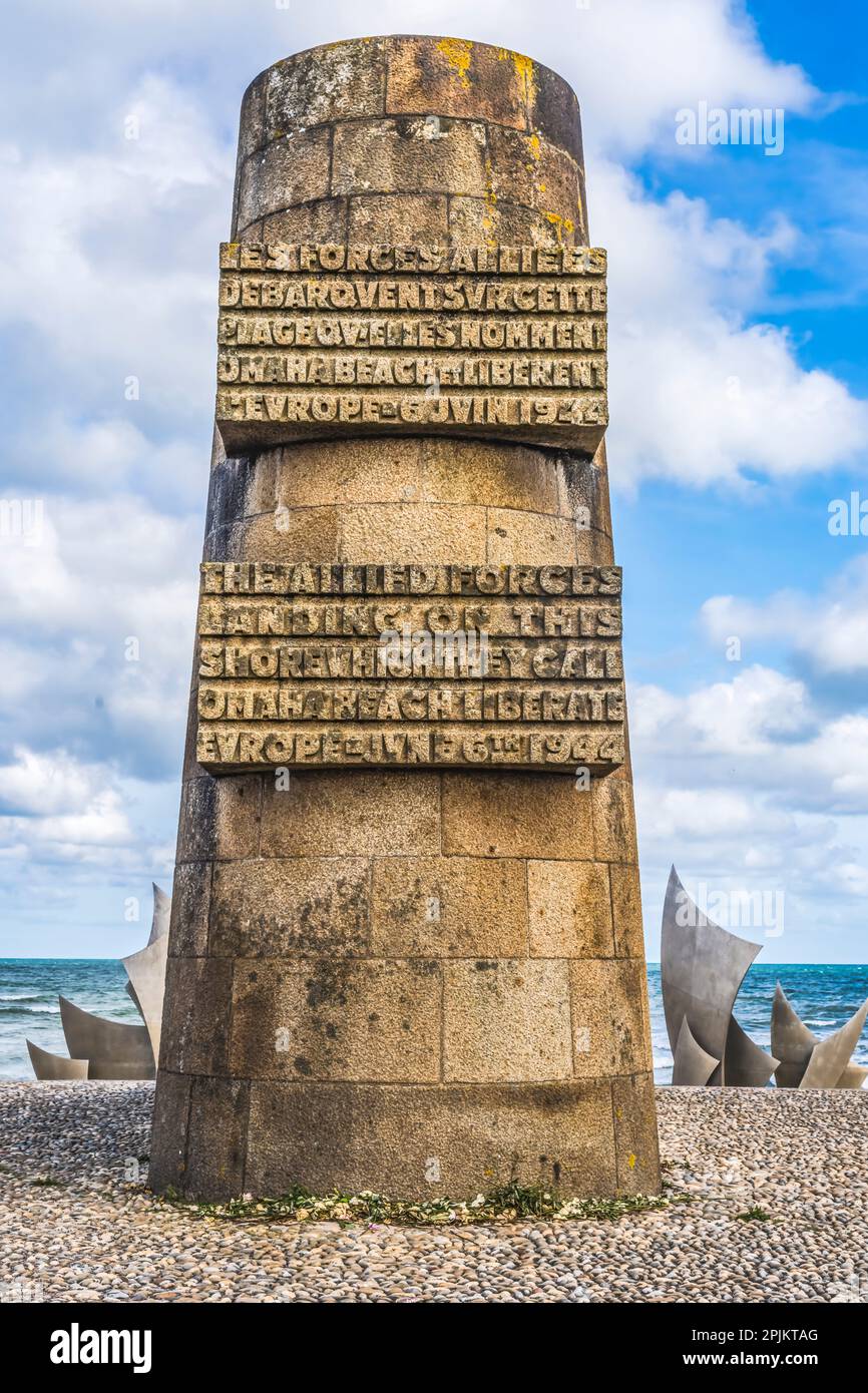 Sculpture du Mémorial de l'armée américaine de la première division les Braves, Omaha Beach, Normandie, France (usage éditorial uniquement) Banque D'Images