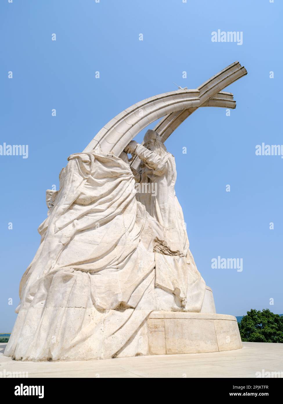 Couronnement d'Istvan I, premier roi de Hongrie, par le pape. Monument de Melocco Miklos, colline du château surplombant le Danube. (Usage éditorial uniquement) Banque D'Images