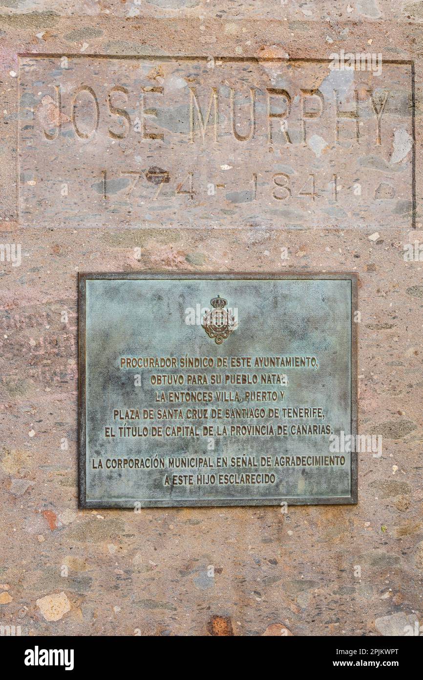 Plaque sur la statue de bronze commémorant José Murphy, homme politique libéral, le Père de Santa Cruz de Tenerife. plaza San Francisco, Santa Cruz de Ten Banque D'Images