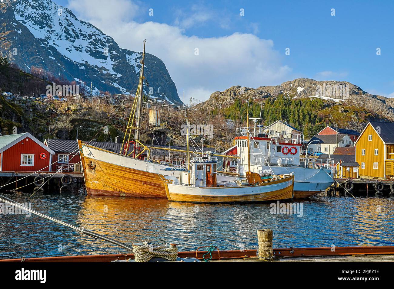 Norvège, îles Lofoten. Le village de pêcheurs de Nusfjord Banque D'Images