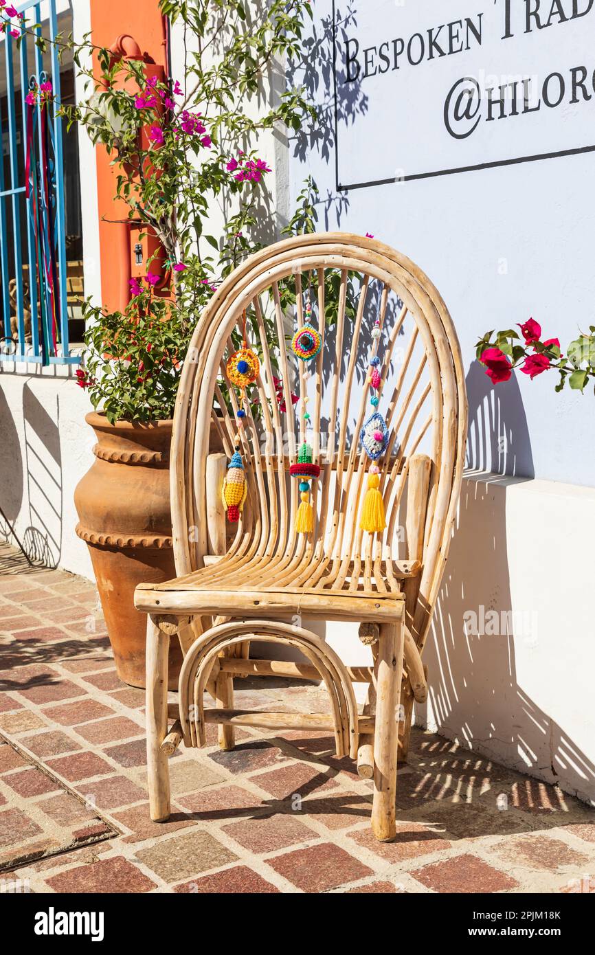 Todos Santos, Baja California sur, Mexique. Chaise en bois courbé à vendre.  (Usage éditorial uniquement Photo Stock - Alamy