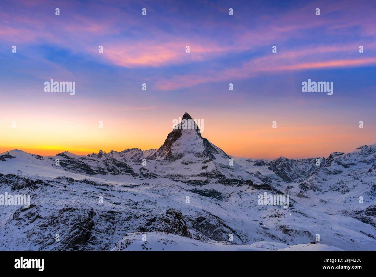 Cervin et alpes suisses à Zermatt, Suisse. Cervin au coucher du soleil. Banque D'Images
