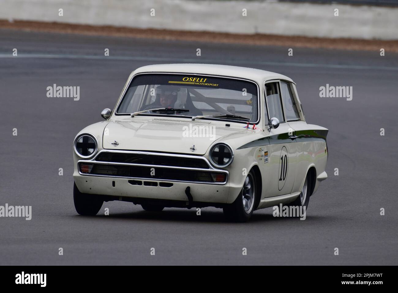 David Eales, Ford Lotus Cortina, HSCC Historic Road Sports avec Historic Touring Cars et Ecurie Classic, trois classifications combinées dans la même Banque D'Images