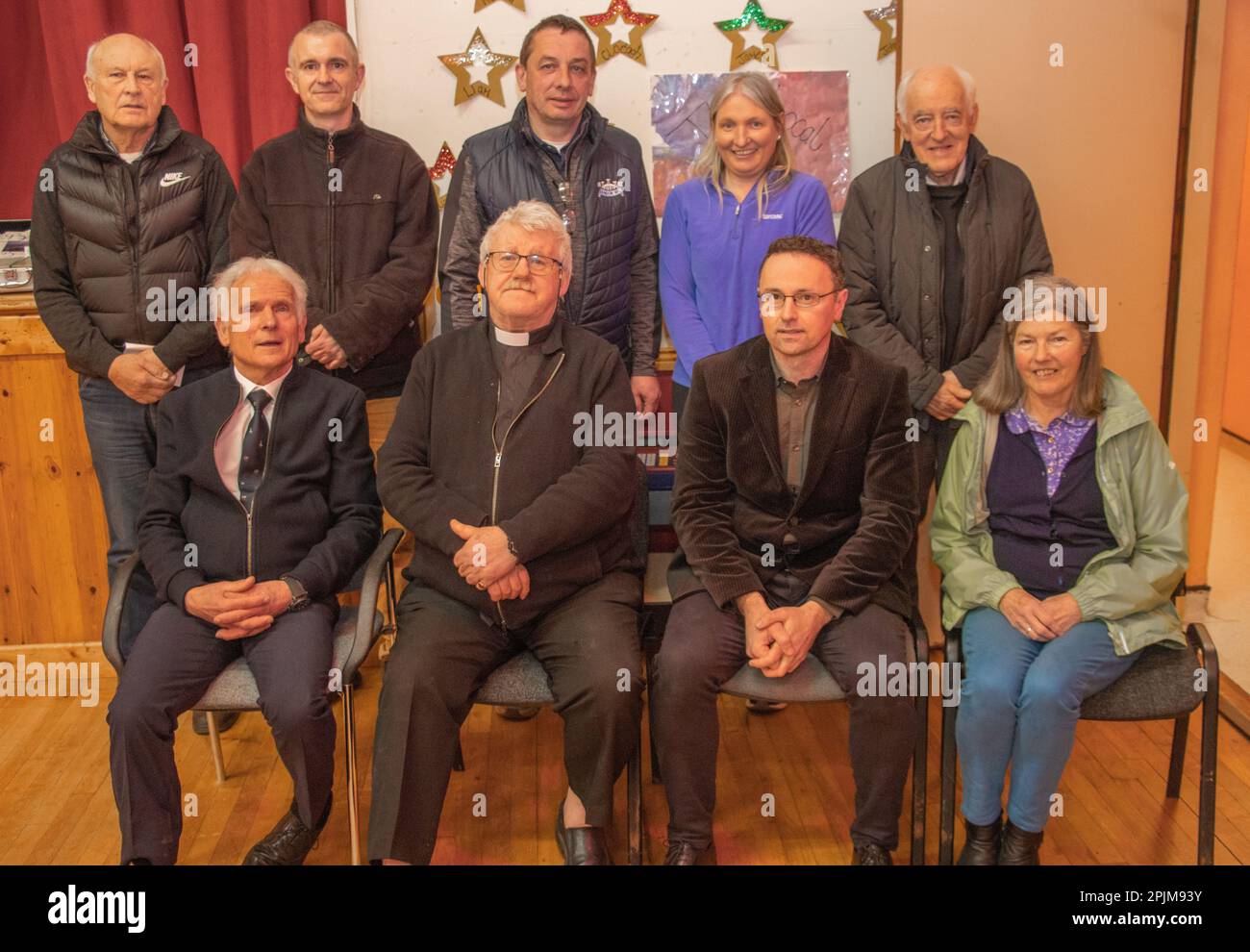 Gerald Butler, gardien de phare à la retraite, a présenté un diaporama et un exposé instructif à la Kilbrittain Historical Society. Banque D'Images