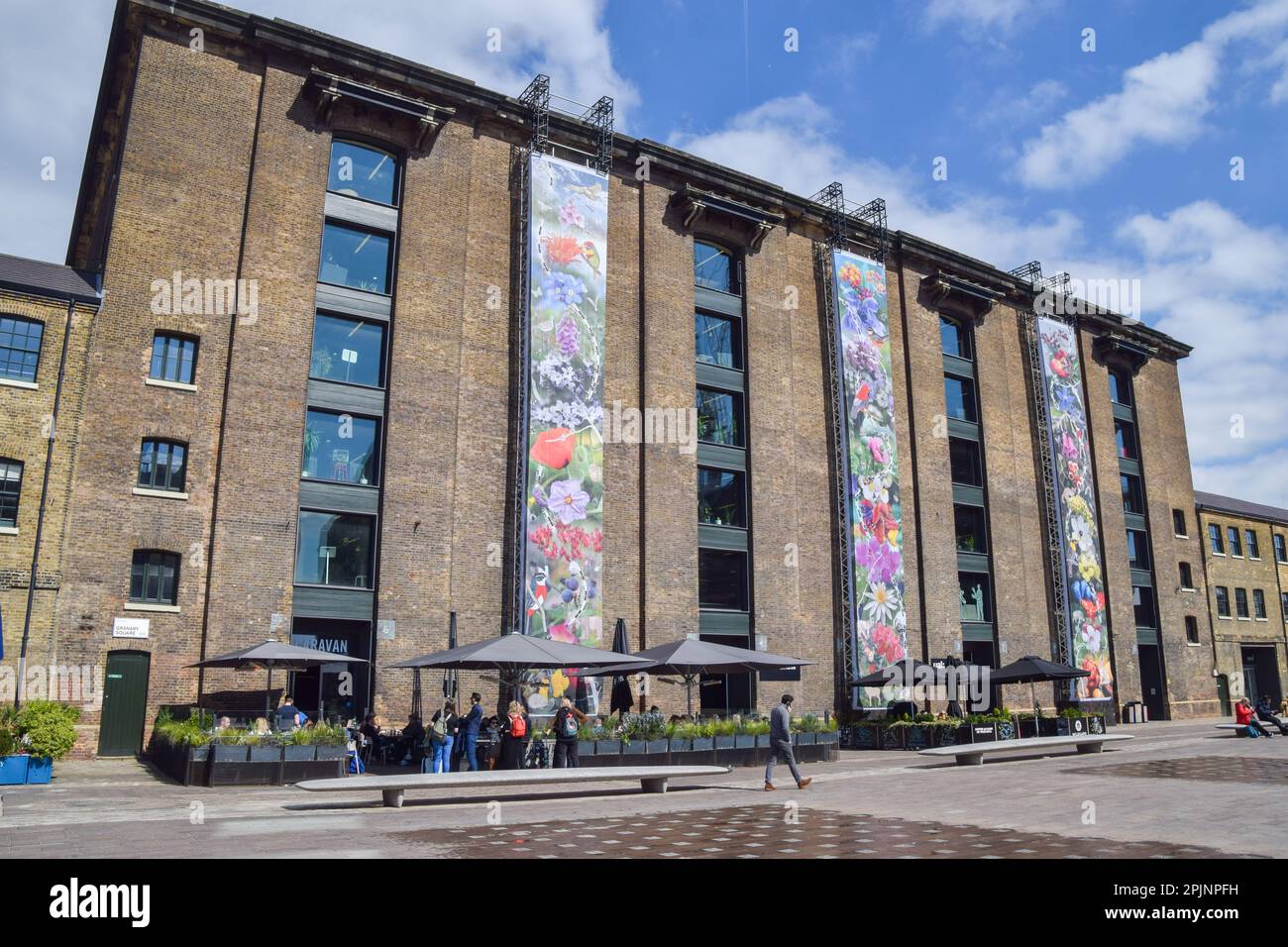 Londres, Royaume-Uni, 3rd avril 2023. Centre de Saint Martins, place Granary, Croix du Roi. Banque D'Images