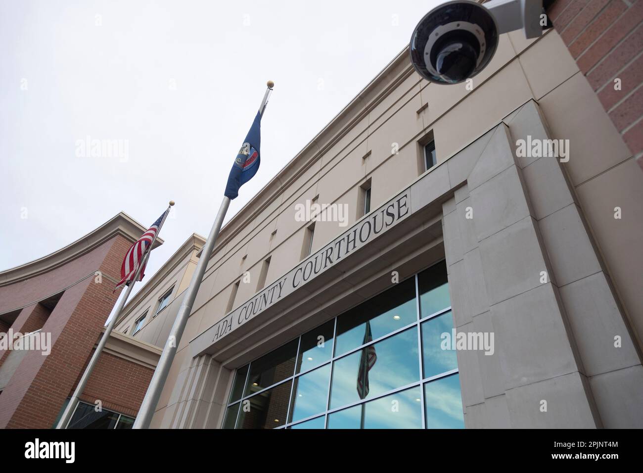 Exterior image of the Ada County courthouse in Boise, Idaho, Monday, April 3, 2023, on the first day of jury selection in the Lori Vallow Daybell murder trial. Vallow Daybell and her boyfriend Chad Daybell are being tried separately for the murders of Vallow Daybell's two youngest children Joshua "JJ" Vallow (7) and Tylee Ryan (17). (AP Photo/Kyle Green) Banque D'Images