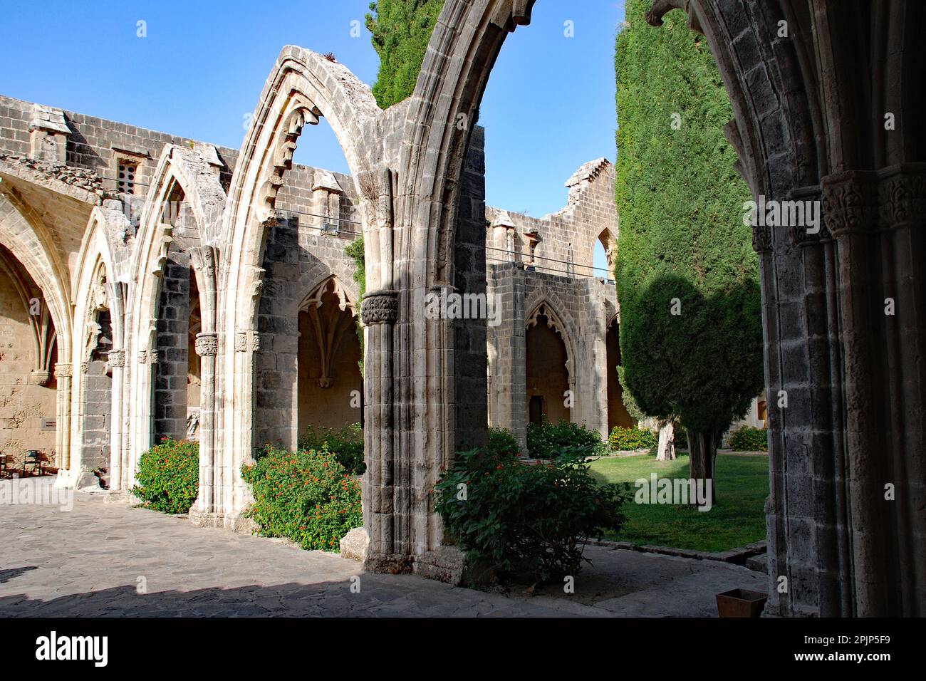 Arches gothiques à l'abbaye de Bellapalais dans le nord de Chypre, dans le quartier de Kyrenia. Banque D'Images