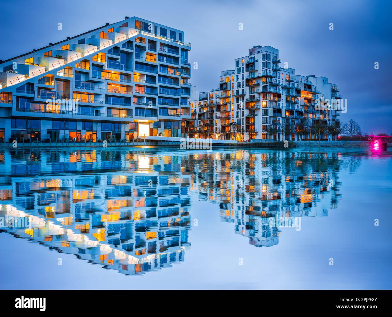 Copenhague, Danemark. 8 House, également connu sous le nom de Big House, grand développement à usage mixte nouvelle banlieue d'Orestad dans la ville de Kobenhavn. Banque D'Images