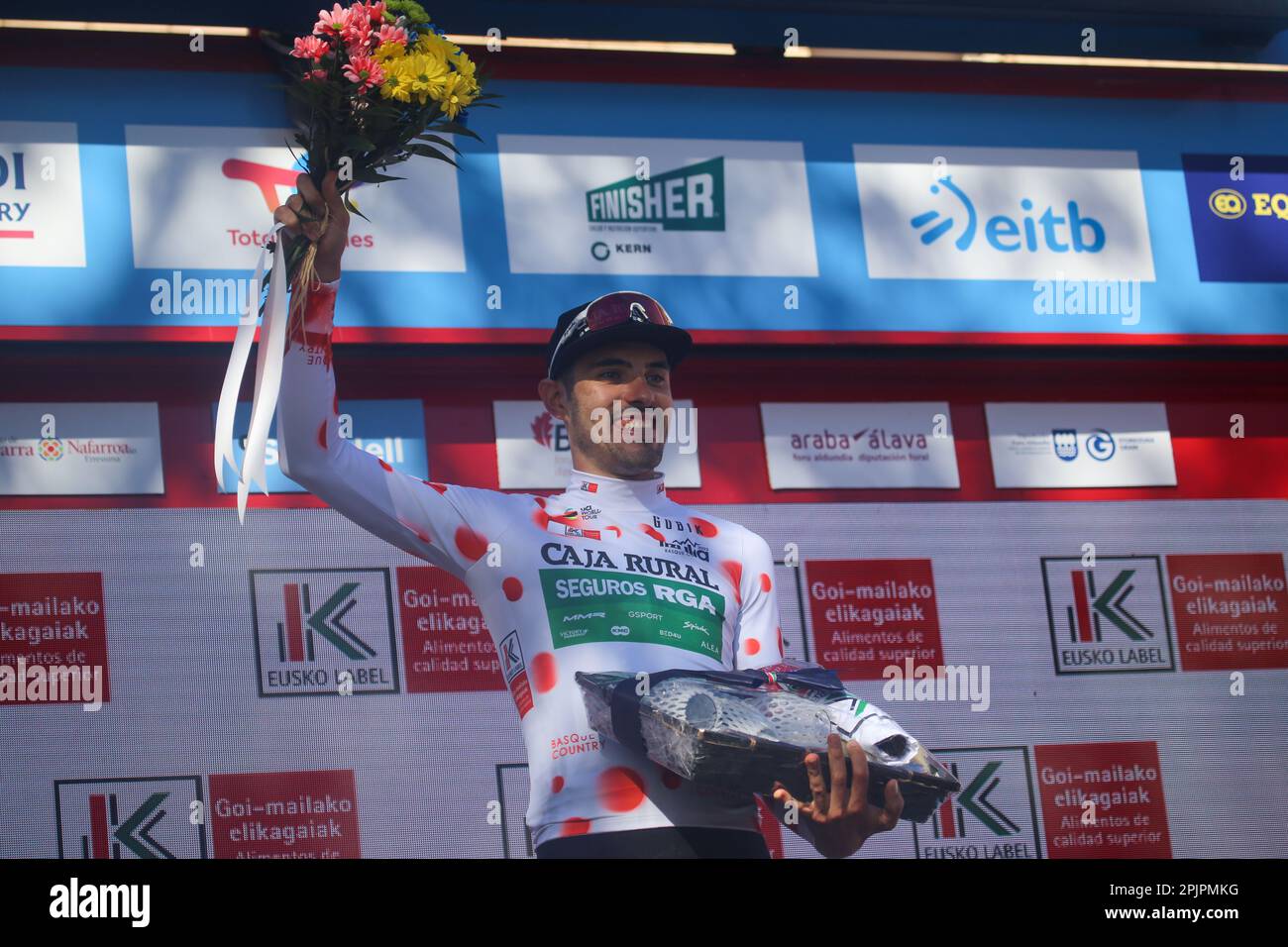 Labastida, Espagne, 3th avril 2023 : le cavalier de Caja Rural - Seguros RGA, Jon Barrentxea avec le maillot rouge à pois du leader de montagne pendant la phase 1st du pays basque Itzulia 2023 entre Vitoria-Gasteiz et Labastida, le 03 avril 2023 avril, à Labastida, en Espagne. Credit: Alberto Brevers / Alay Live News Banque D'Images