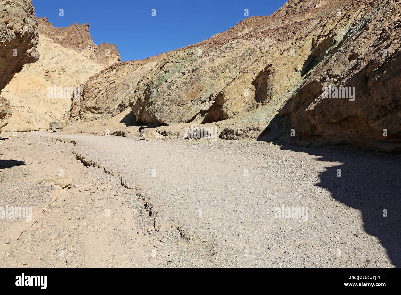 Sentier dans le Golden Canyon - Parc national de la Vallée de la mort, Californie Banque D'Images