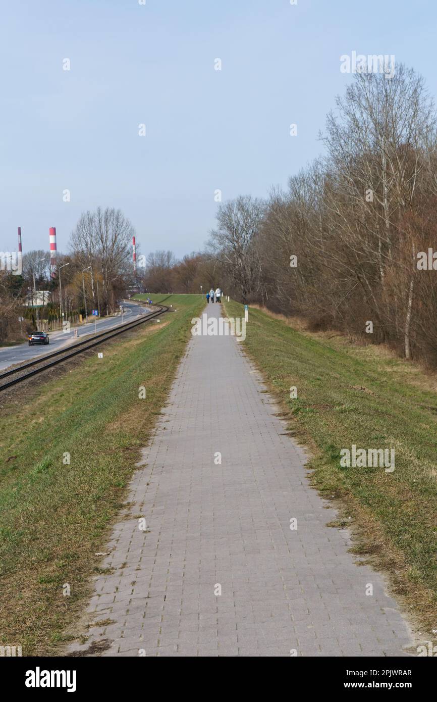 Piste cyclable dans la banlieue de Varsovie, Pologne Banque D'Images