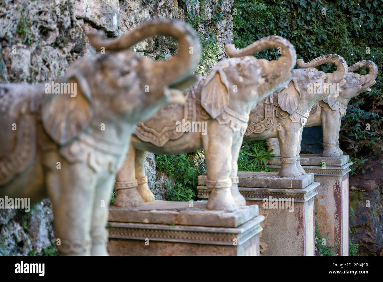 Statue de l'éléphant indien et lumière du soleil en Suisse. Banque D'Images