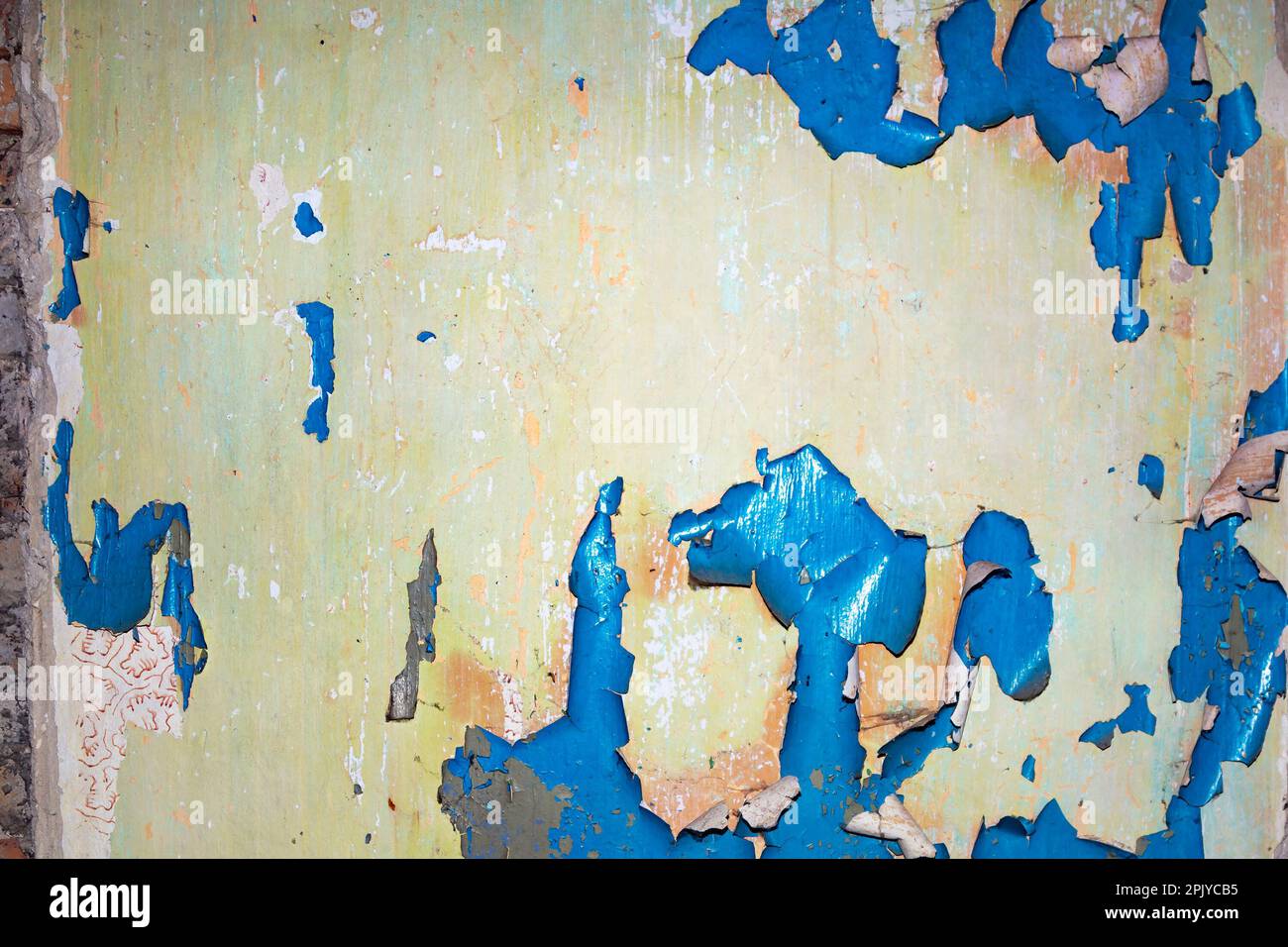Texture de grunge fissurée et abstraite. Toile de fond en matériau vieilli. Motif à effet d'altération. Arrière-plan ancien et sale. Ressource graphique. Banque D'Images