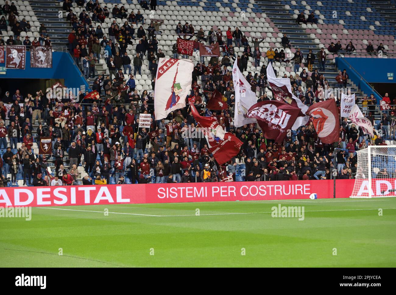 Reggio Emilia, Italie. 03rd avril 2023. Reggio Emilia 03 avril 2023 Stadio Atleti d'Italia Serie A Tim 2022/23 Sassuolo -Torino Nella foto : Torino Supporters in Reggio Emilia crédit: Christian Santi/Alay Live News Banque D'Images