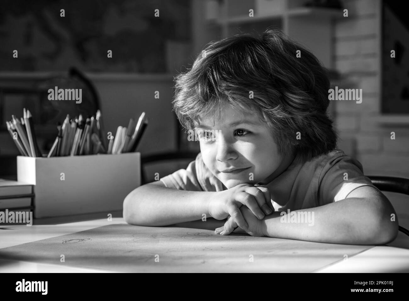 Enfants d'école. Enfant talentueux. L'enfant se prépare à l'école. Banque D'Images