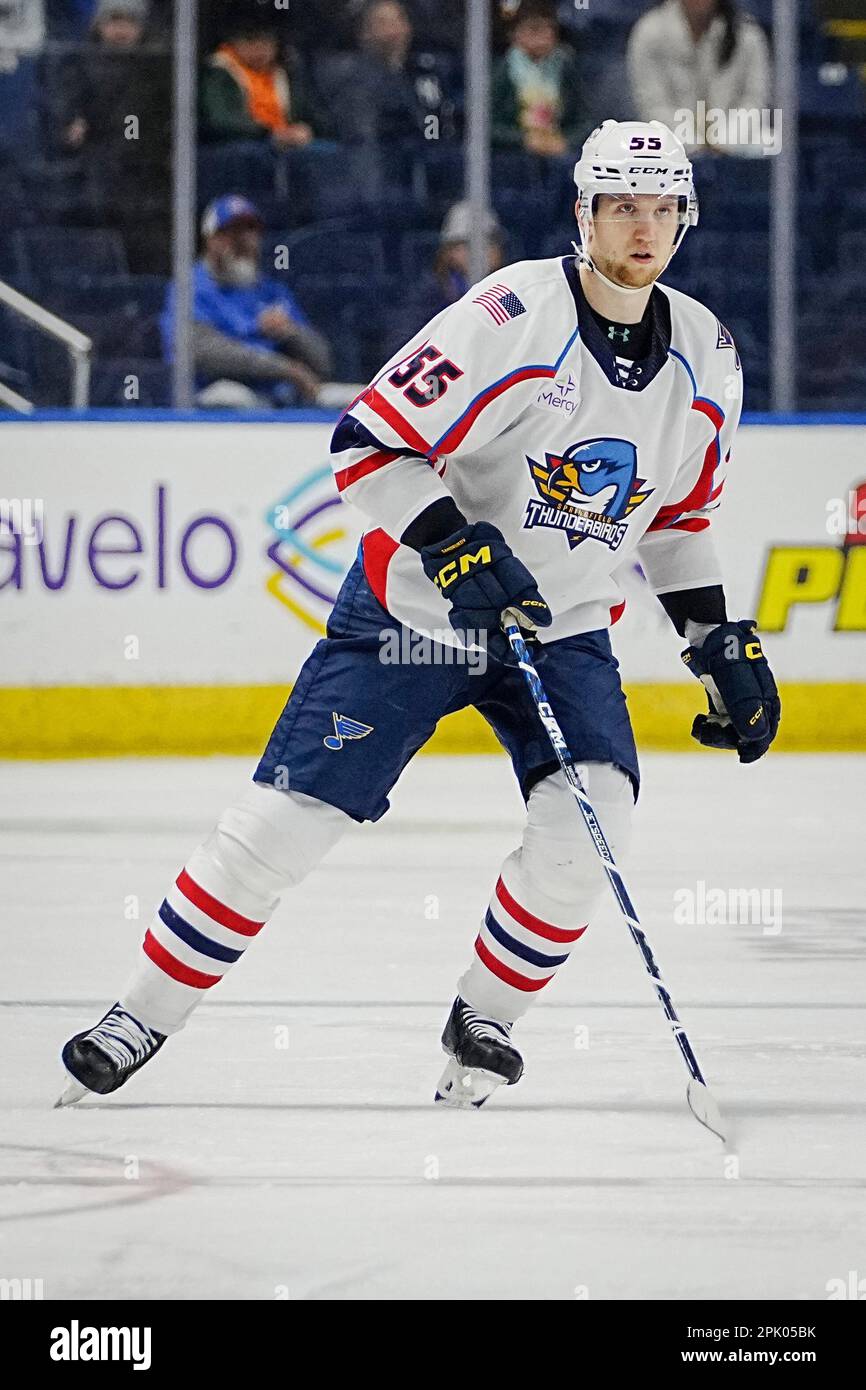 Bridgeport, Connecticut, États-Unis. 4th avril 2023. Les Thunderbirds de Springfield Dmitri Samorukov (55) skate lors d'un match de la Ligue américaine de hockey contre les Bridgeport Islanders à la Total Mortgage Arena à Bridgeport, Connecticut. Rusty Jones/Cal Sport Media/Alamy Live News Banque D'Images