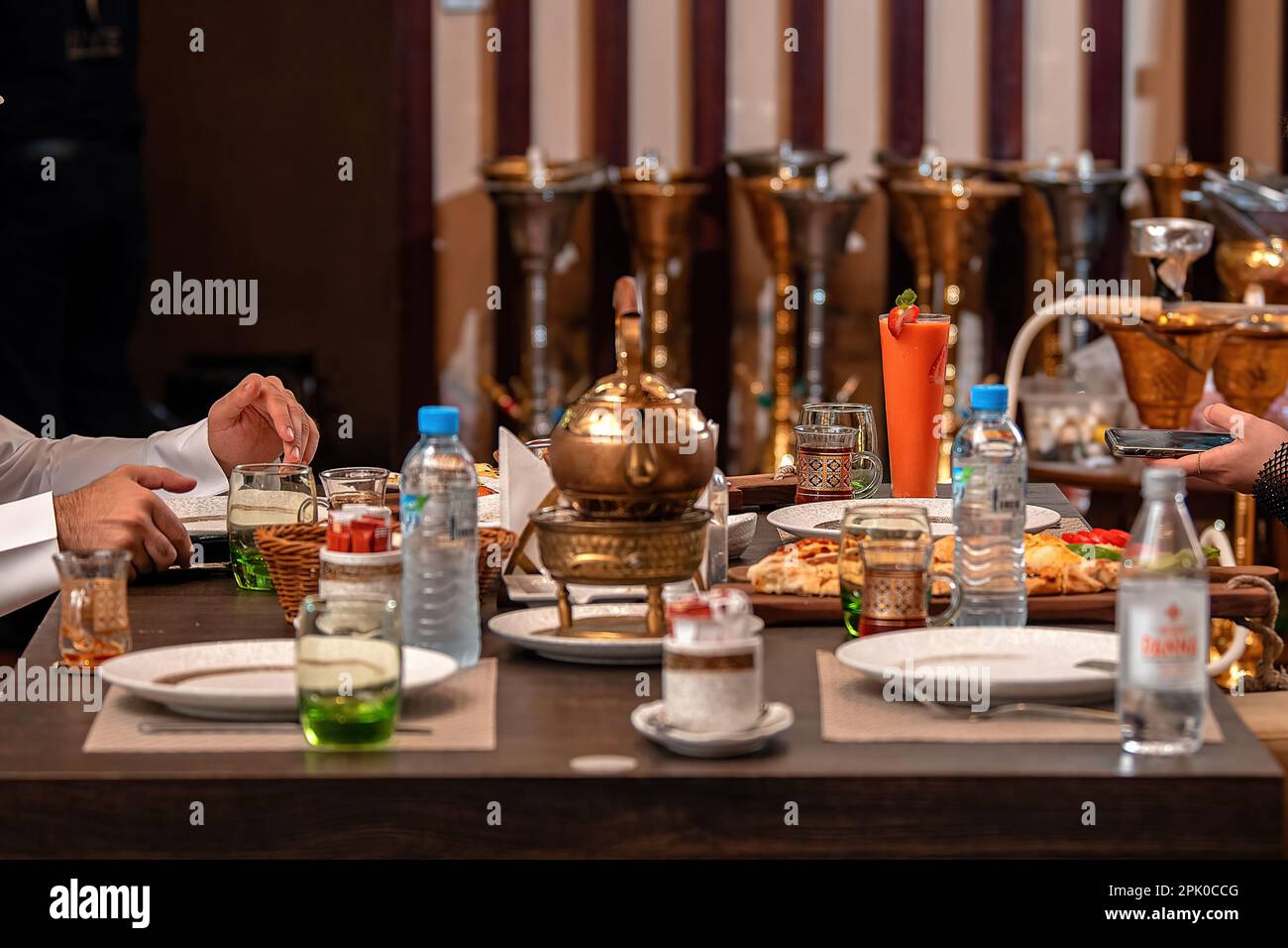 Iftar ou Suhoor servi au Ramadan Banque D'Images