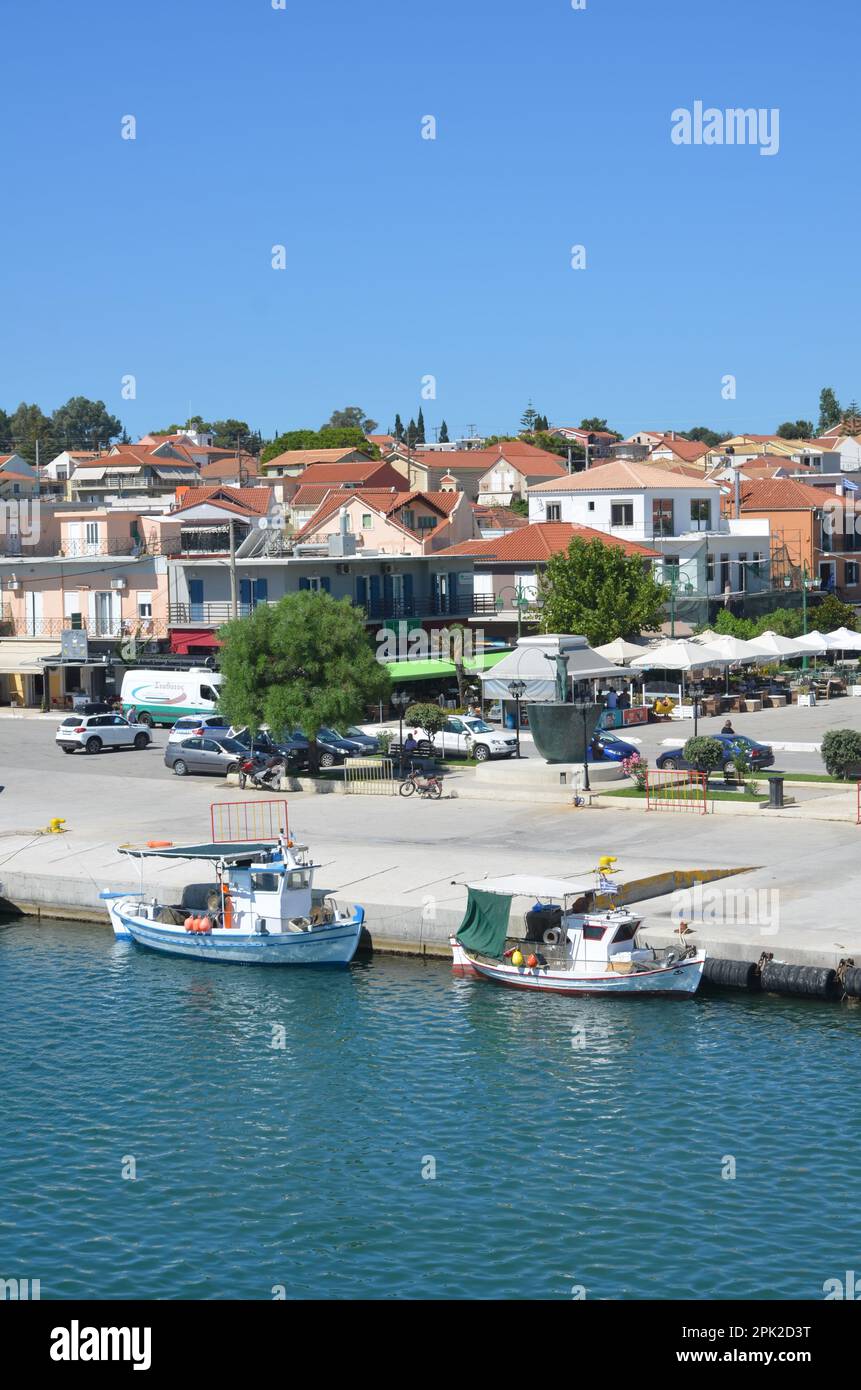 Grèce, mer Ionienne, île de Kefalonia, village traditionnel Assos et ville d'Argostoli Banque D'Images