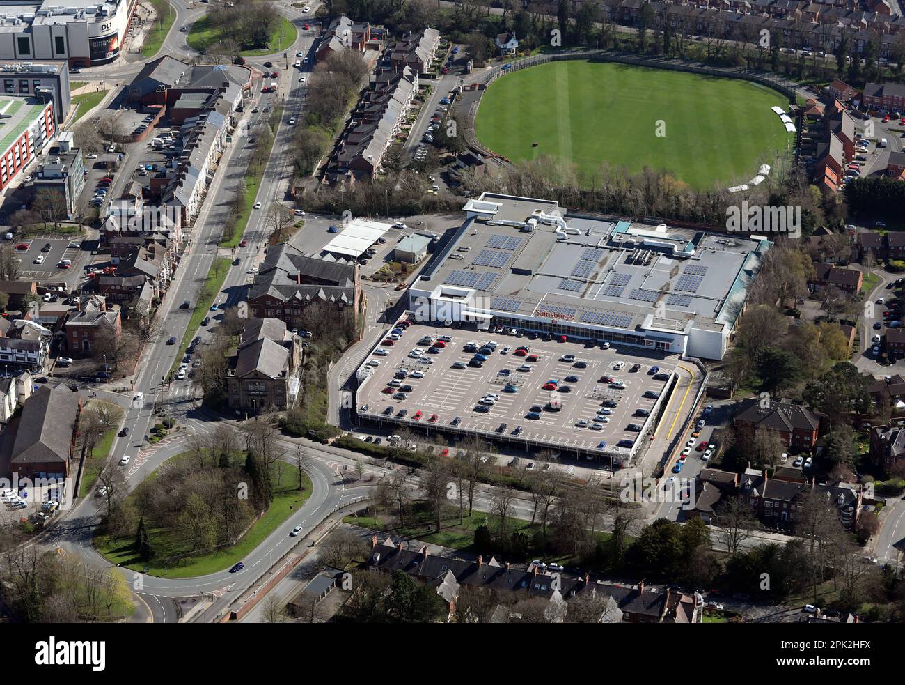 Vue aérienne du supermarché Sainsbury's à Darlington, comté de Durham Banque D'Images