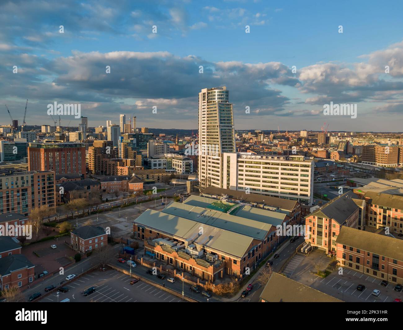 Leeds, UK, Bridgewater place et Leeds City Centre vue aérienne depuis la gare. Yorkshire Angleterre du Nord Royaume-Uni. Banque D'Images