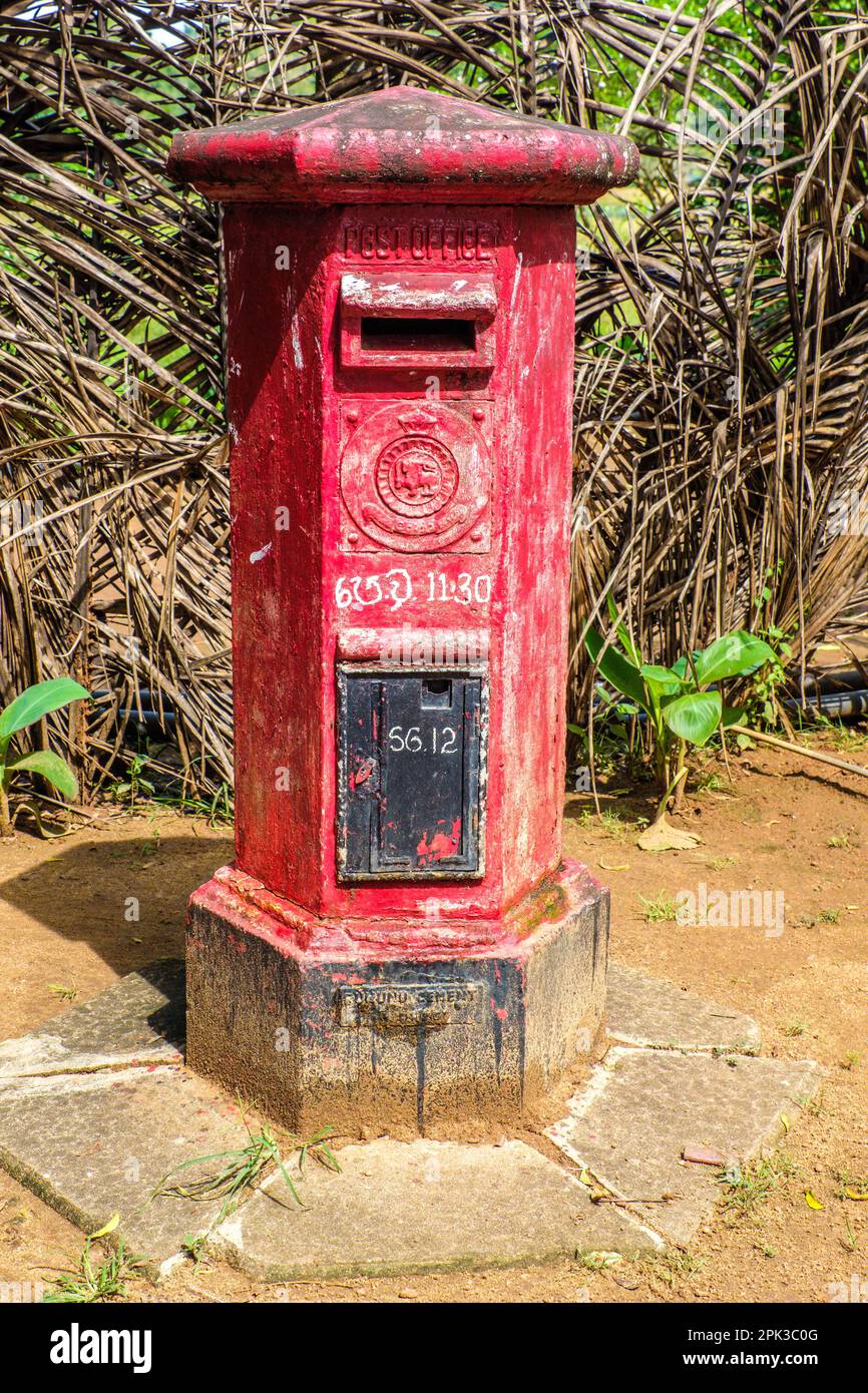 Une ancienne boîte postale au Sri Lanka Banque D'Images