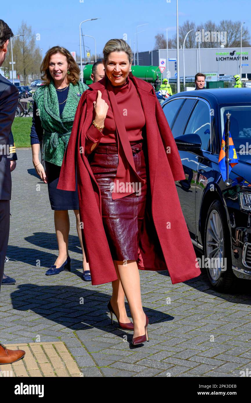 Raalte, pays-Bas, 05 avril 2023, la reine Maxima des pays-Bas arrive au groupe Maan à Raalte, sur 05 avril 2023, pour une visite, la société s'est développée en un spécialiste dans le domaine du revêtement thermofusible, de la technologie de précision et des (bio)polymères. En 2022, le groupe Maan a remporté le prix King Willem I photo: Albert Nieboer/Netherlands OUT/point de vue OUT Banque D'Images