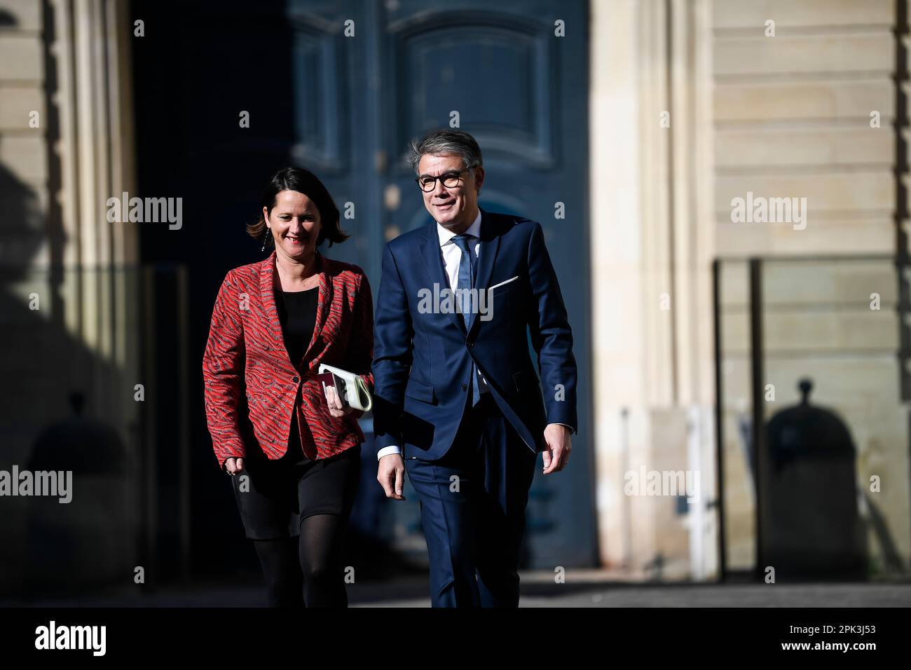 Paris, France. 04th avril 2023. Olivier FAURE, premier secrétaire du Parti socialiste (PS), et Johanna ROLLAND lors d'une rencontre avec le Premier ministre français à l'Hôtel Matignon, sur 4 avril 2023 à Paris, France. Crédit : Victor Joly/Alamy Live News Banque D'Images