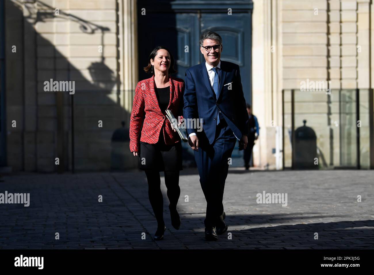 Paris, France. 04th avril 2023. Olivier FAURE, premier secrétaire du Parti socialiste (PS), et Johanna ROLLAND lors d'une rencontre avec le Premier ministre français à l'Hôtel Matignon, sur 4 avril 2023 à Paris, France. Crédit : Victor Joly/Alamy Live News Banque D'Images