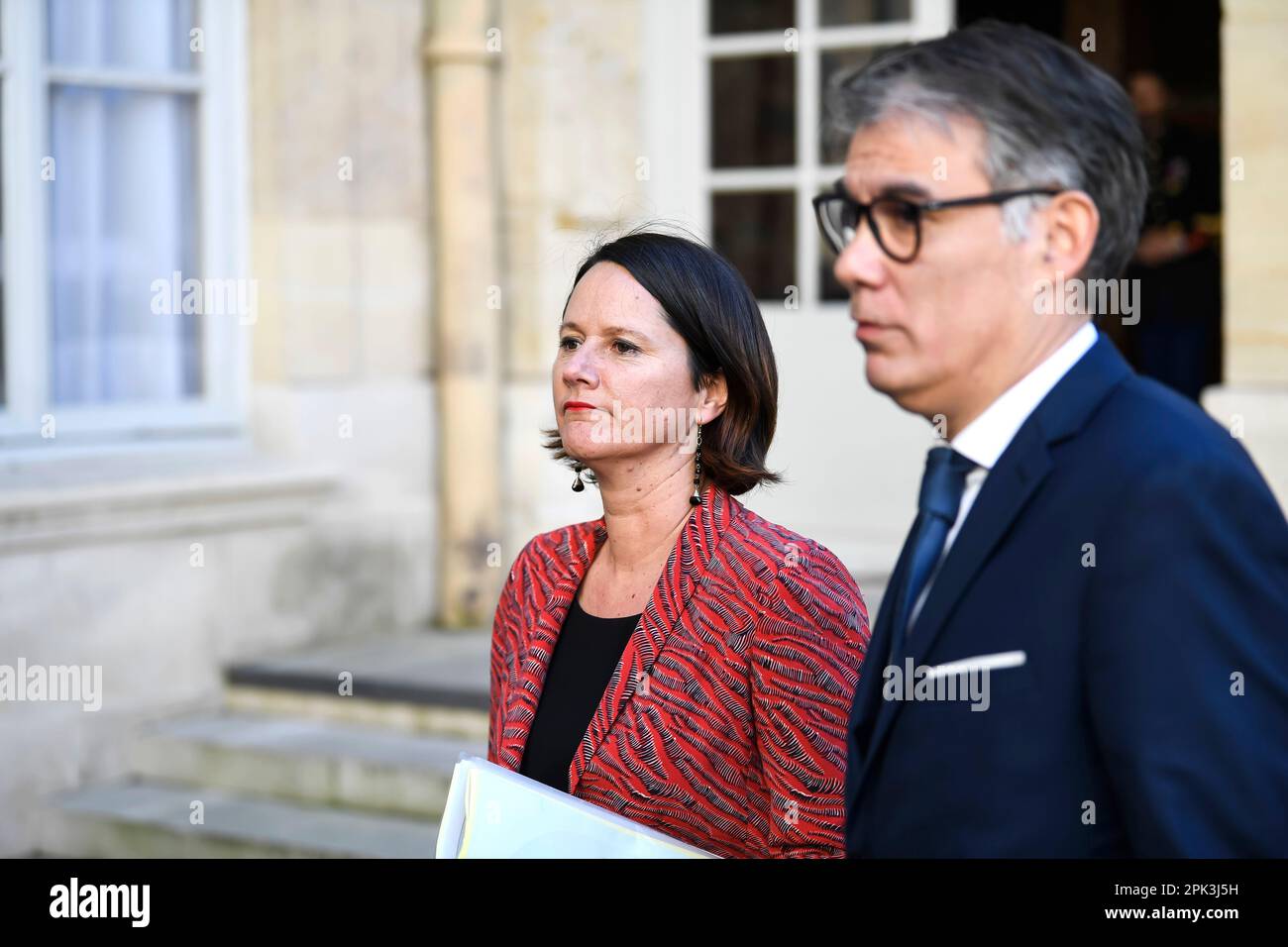 Paris, France. 04th avril 2023. Olivier FAURE, premier secrétaire du Parti socialiste (PS), et Johanna ROLLAND lors d'une rencontre avec le Premier ministre français à l'Hôtel Matignon, sur 4 avril 2023 à Paris, France. Crédit : Victor Joly/Alamy Live News Banque D'Images