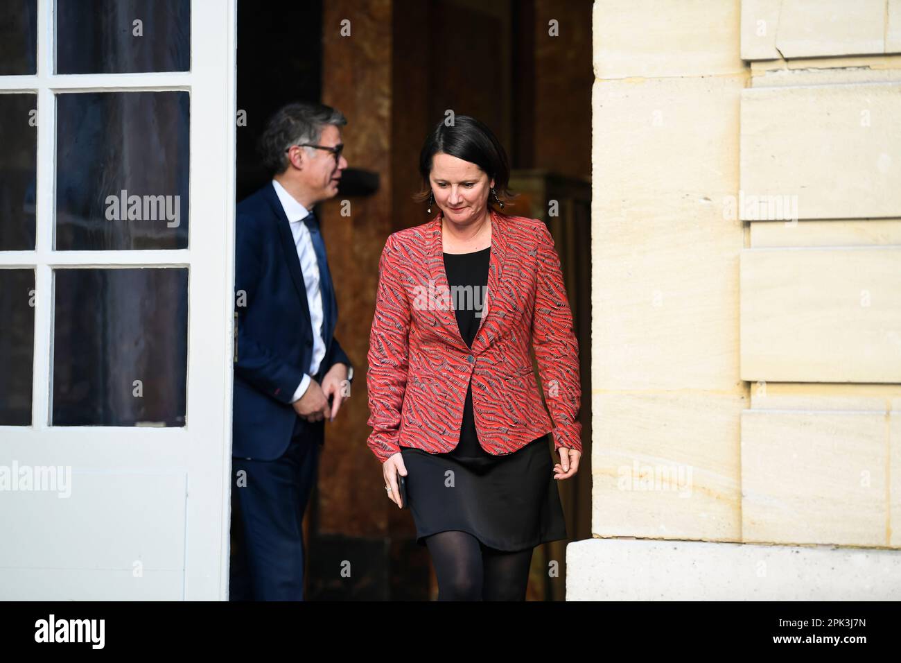 Paris, France. 04th avril 2023. Olivier FAURE, premier secrétaire du Parti socialiste (PS), et Johanna ROLLAND lors d'une rencontre avec le Premier ministre français à l'Hôtel Matignon, sur 4 avril 2023 à Paris, France. Crédit : Victor Joly/Alamy Live News Banque D'Images