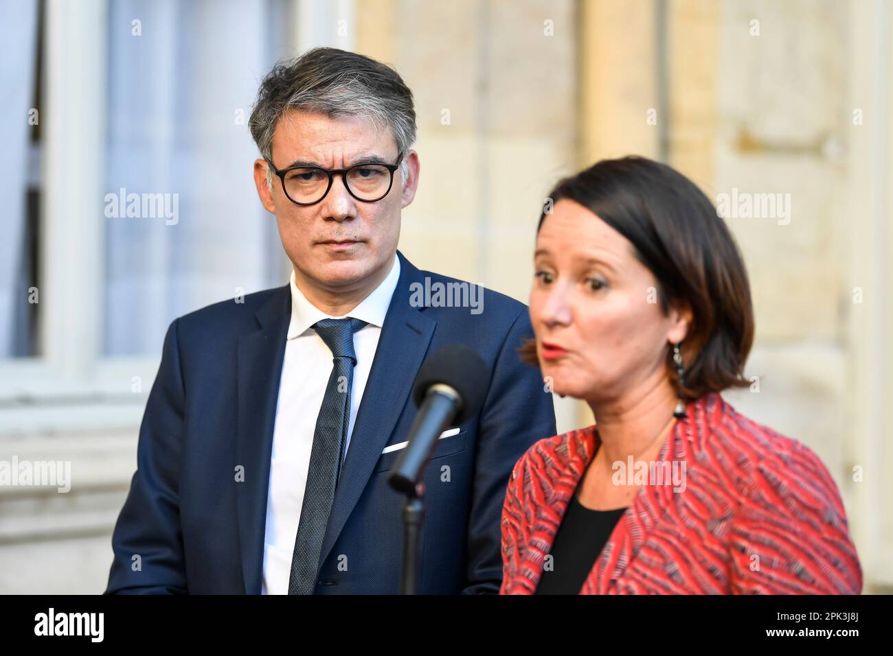 Paris, France. 04th avril 2023. Olivier FAURE, premier secrétaire du Parti socialiste (PS), et Johanna ROLLAND lors d'une rencontre avec le Premier ministre français à l'Hôtel Matignon, sur 4 avril 2023 à Paris, France. Crédit : Victor Joly/Alamy Live News Banque D'Images