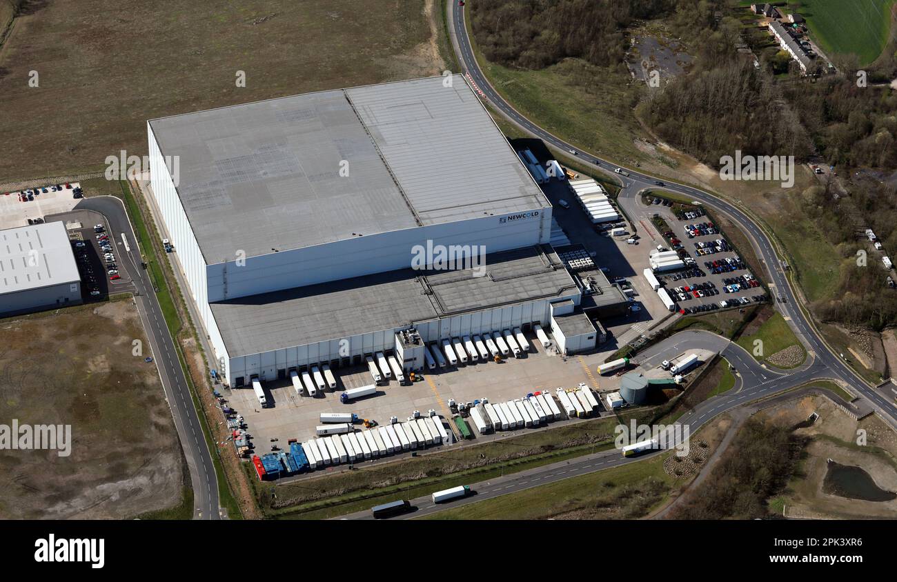 Vue aérienne de l'entrepôt frigorifique de NewCold à Stanley, Wakefield, West Yorkshire Banque D'Images