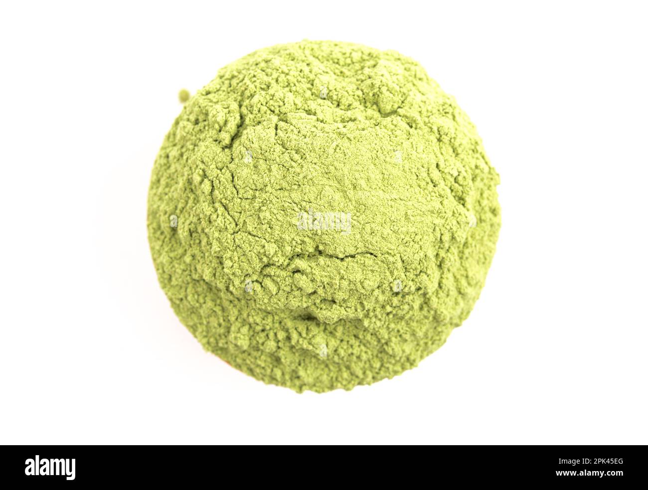 Bol de poudre de chou vert isolé sur fond blanc Banque D'Images